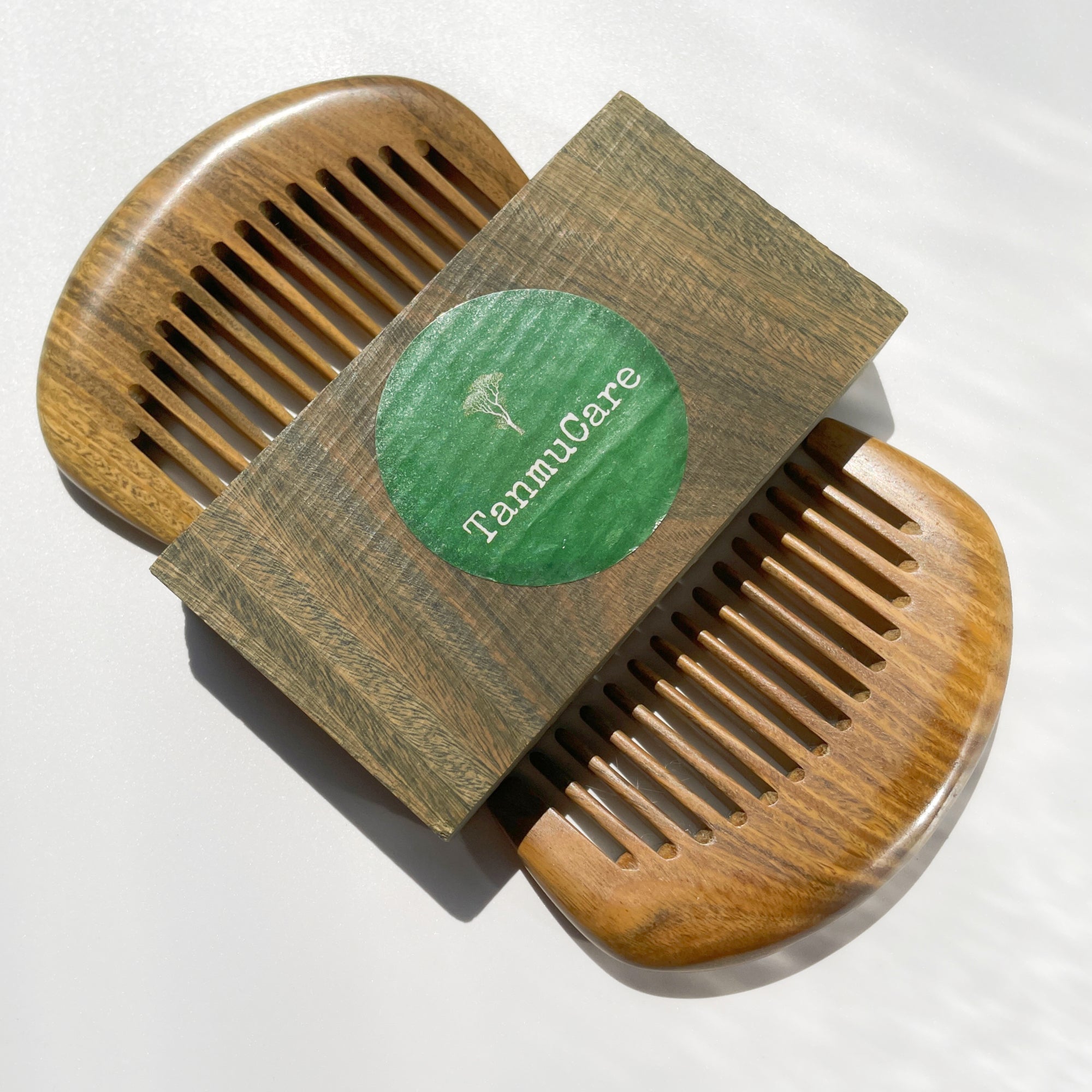 TanmuCare Wide-tooth Green Sandalwood Hair Comb (Semicircle shape)-Wavy thick short hair