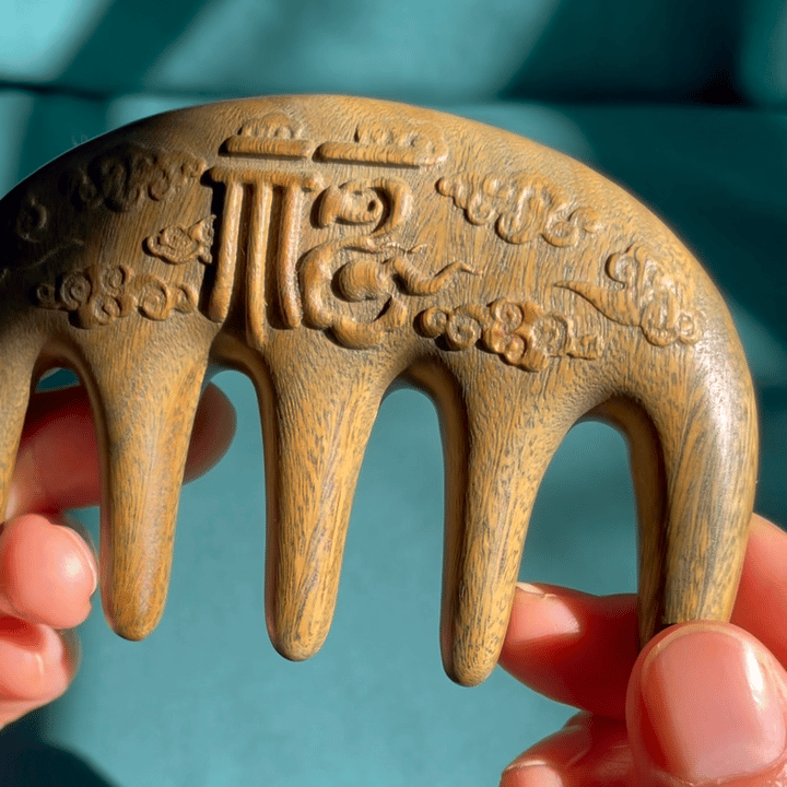 TanmuCare handcrafted Fu sandalwood scalp massager gif