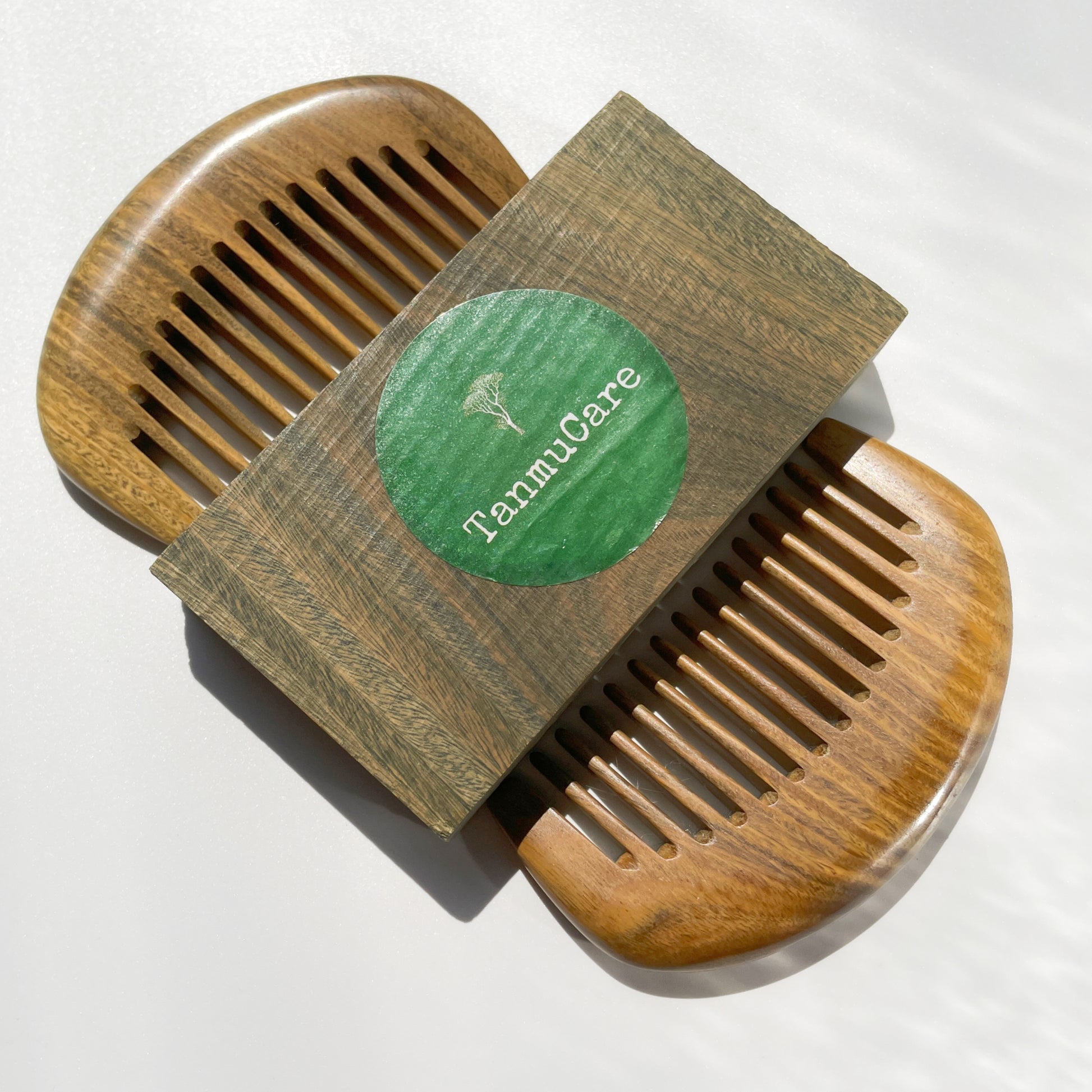  TanmuCare Wide-tooth Green Sandalwood Hair Comb (Semicircle shape）-Wavy thick short hair 