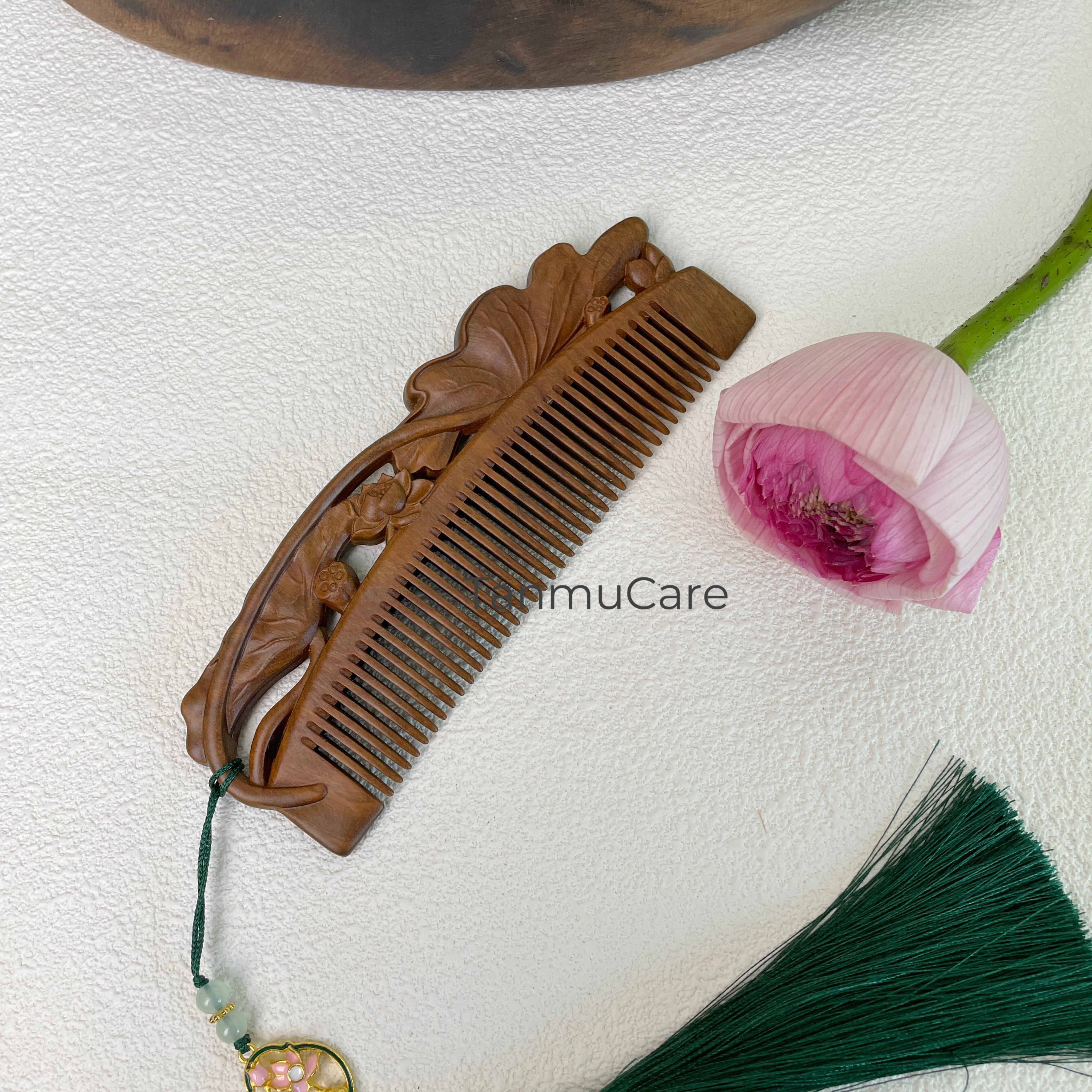 tanmucare Green Sandalwood Hair Comb with Hand-Carved Lotus Pattern quality