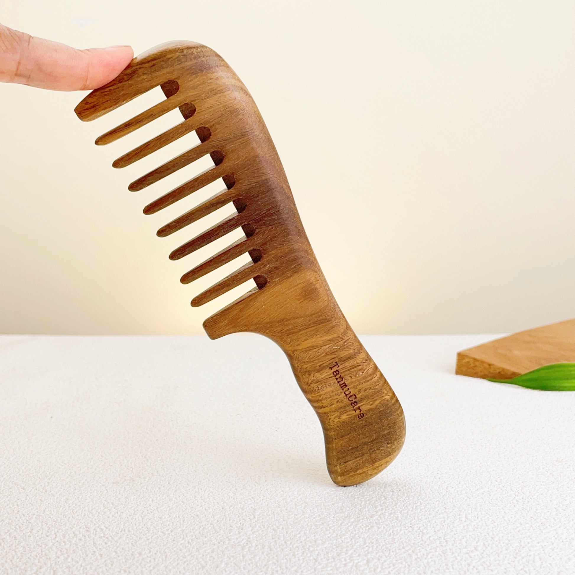 TanmuCare Wide-tooth Green Sandalwood Hair Comb (With handle) -Wavy thick long hair