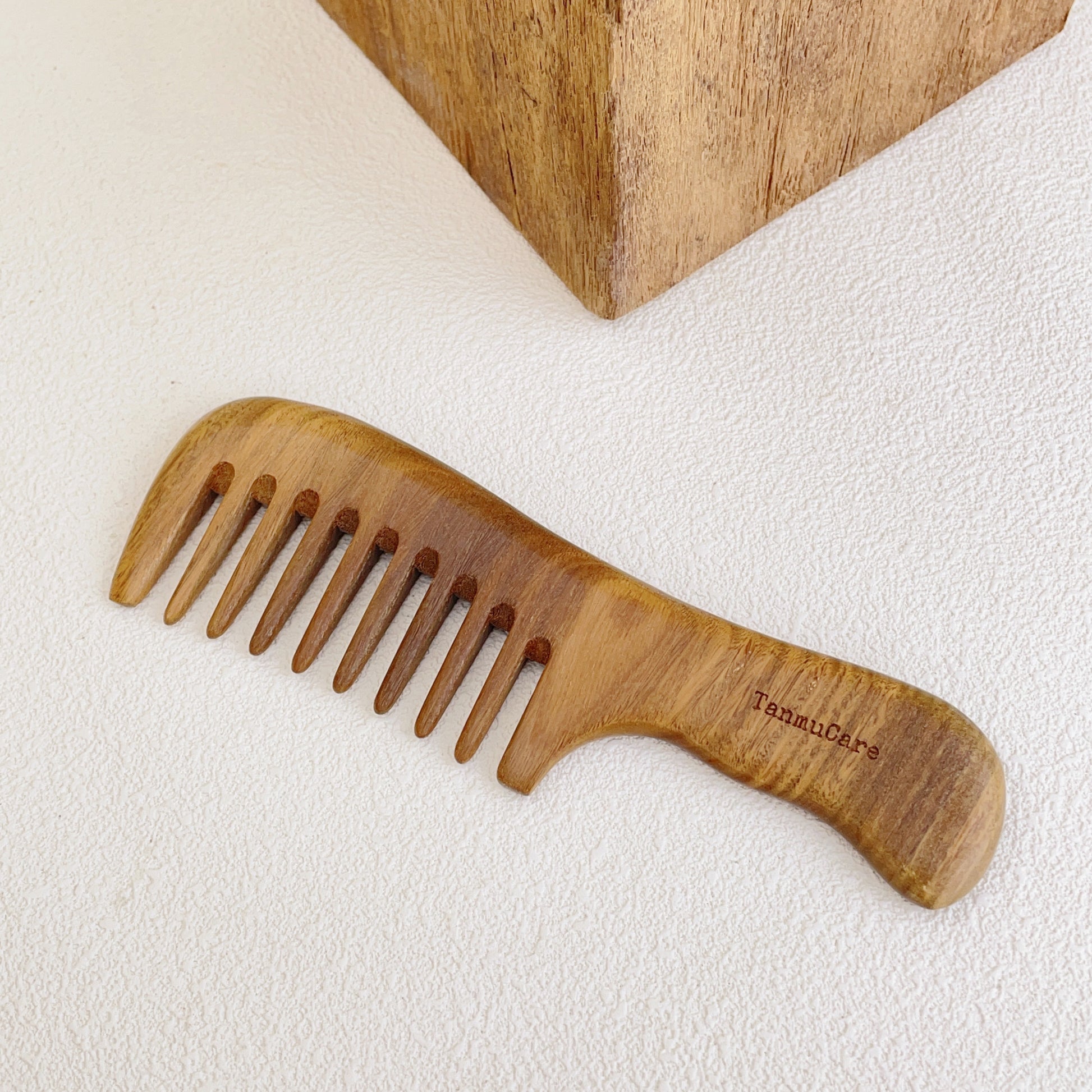 TanmuCare Wide-tooth Green Sandalwood Hair Comb (With handle) -Wavy thick long hair